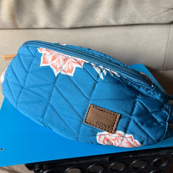 Roxy Handbags - Roxy fabric fanny pack